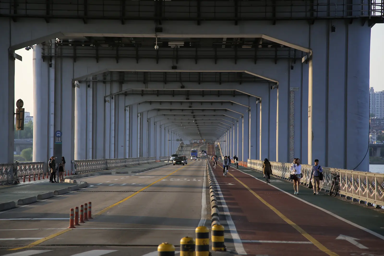 A real view of Banpo Hangang Park beside the river