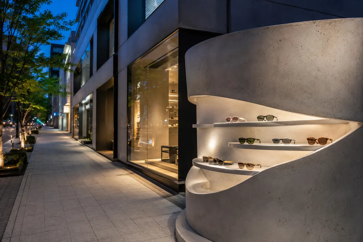 Eine elegante Mode-Straße in Apgujeong und eine skulpturale Brillenpräsentation