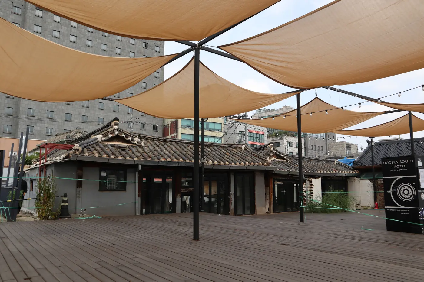 A real hanok-lined alley in Ikseon-dong