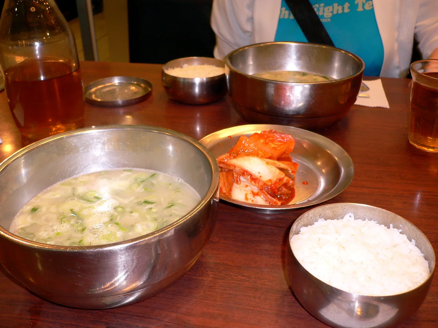 Milky Seoul seolleongtang with beef and green onion