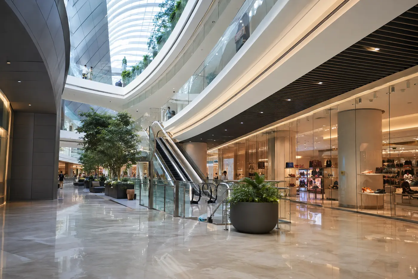 Lotte World Mall circulation with family amenities and Avenuel nearby