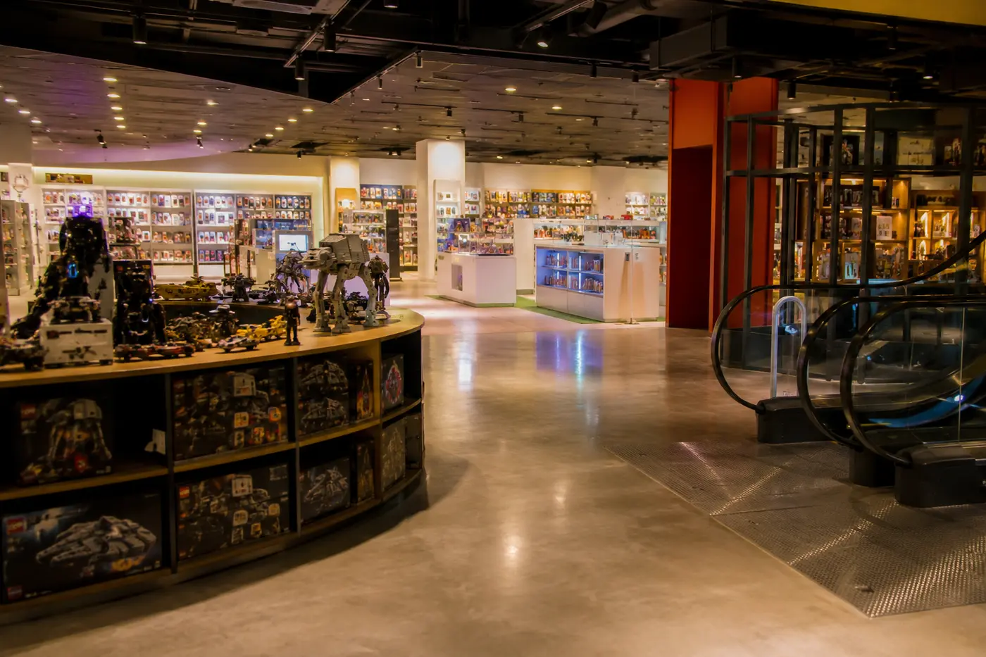 Toy and electronics zones inside a large Yongsan shopping mall