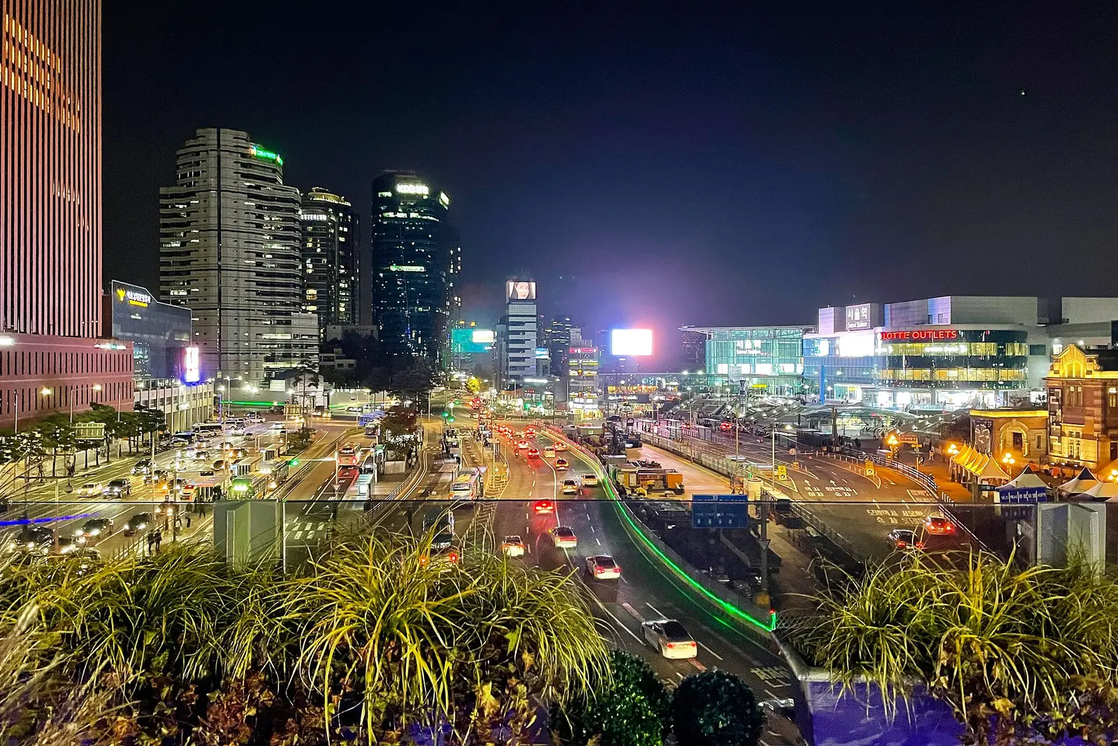 Seoullo 7017 and central Seoul city lights