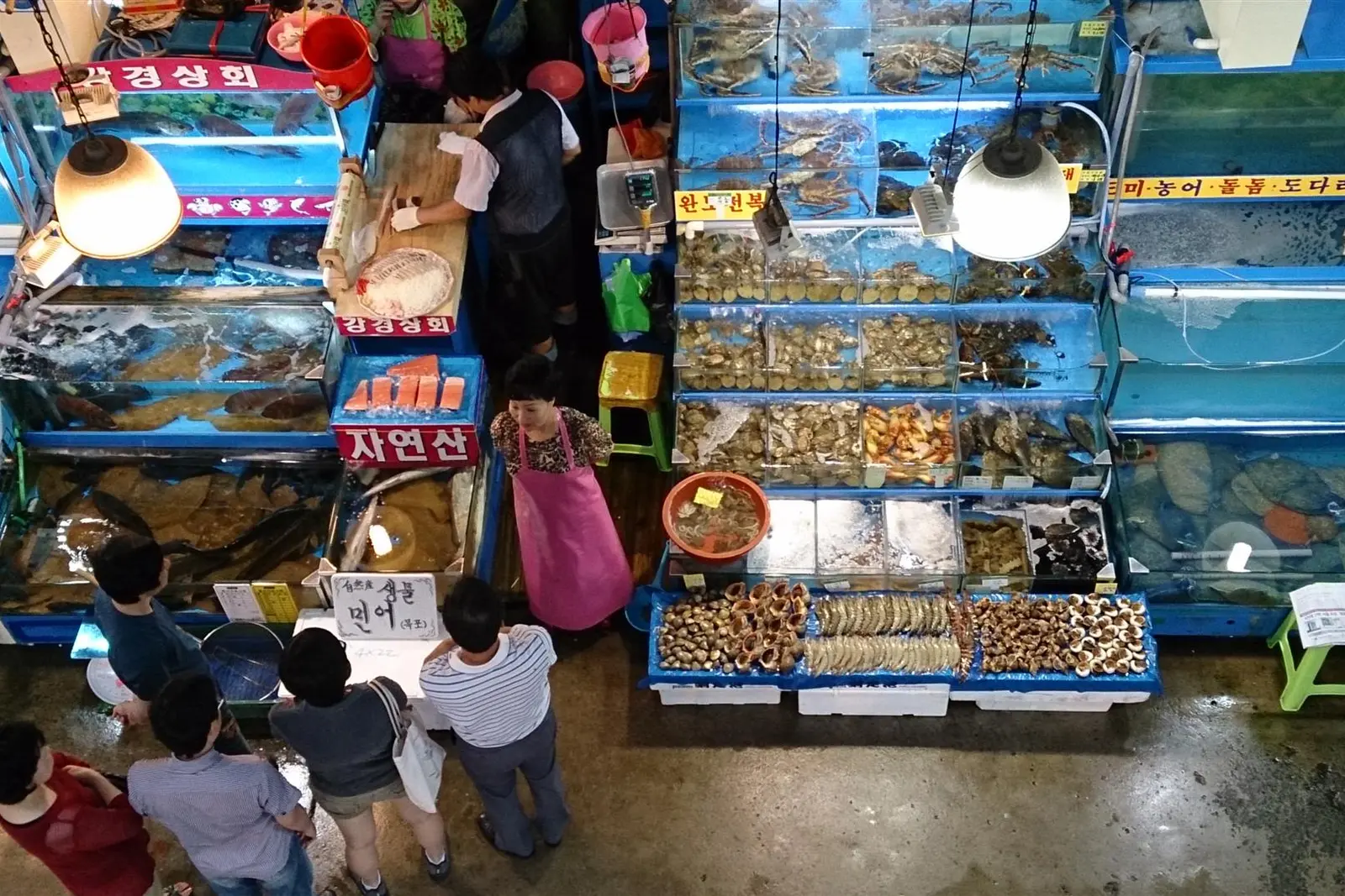 Seafood stalls inside Noryangjin Fish Market